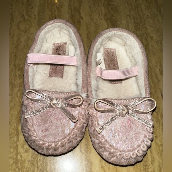 Self Esteem Pink toddler girl moccasins Size 7 - Picture 1 of 3
